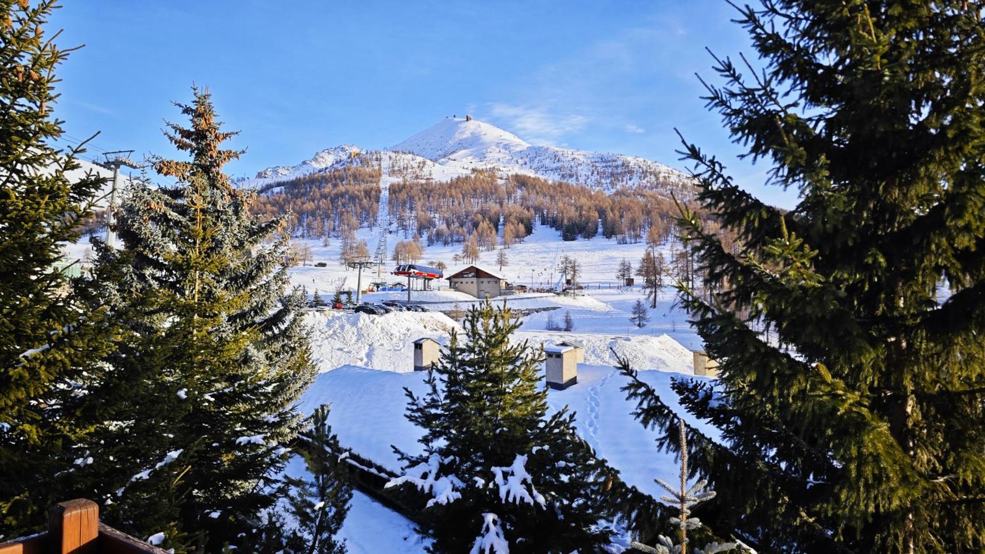 Hostdomus - Imperial Chalet Villa Colle Colle Sestriere Exterior foto